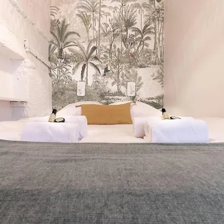 Luxe - Dream Location - For 2 Pp *